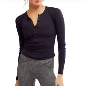 Mono B Black Long Sleeve Cropped Henley Tee Small NWT